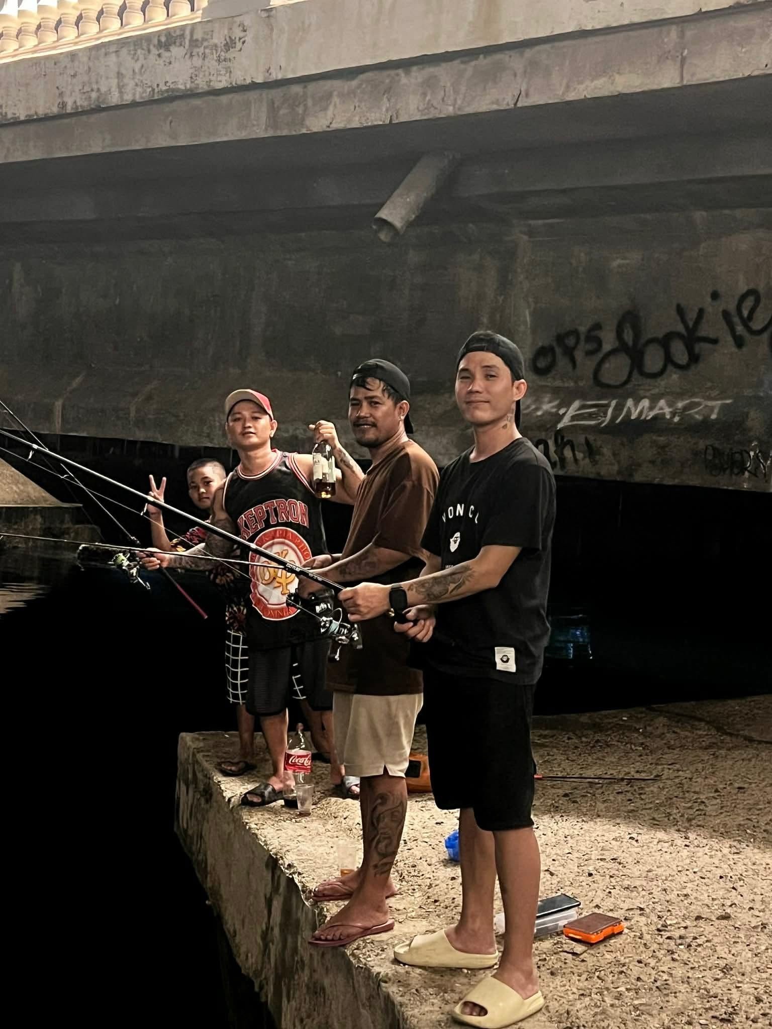Spot photo 1
