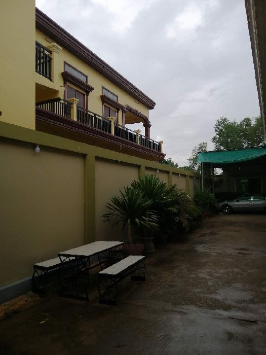 Spot photo 1